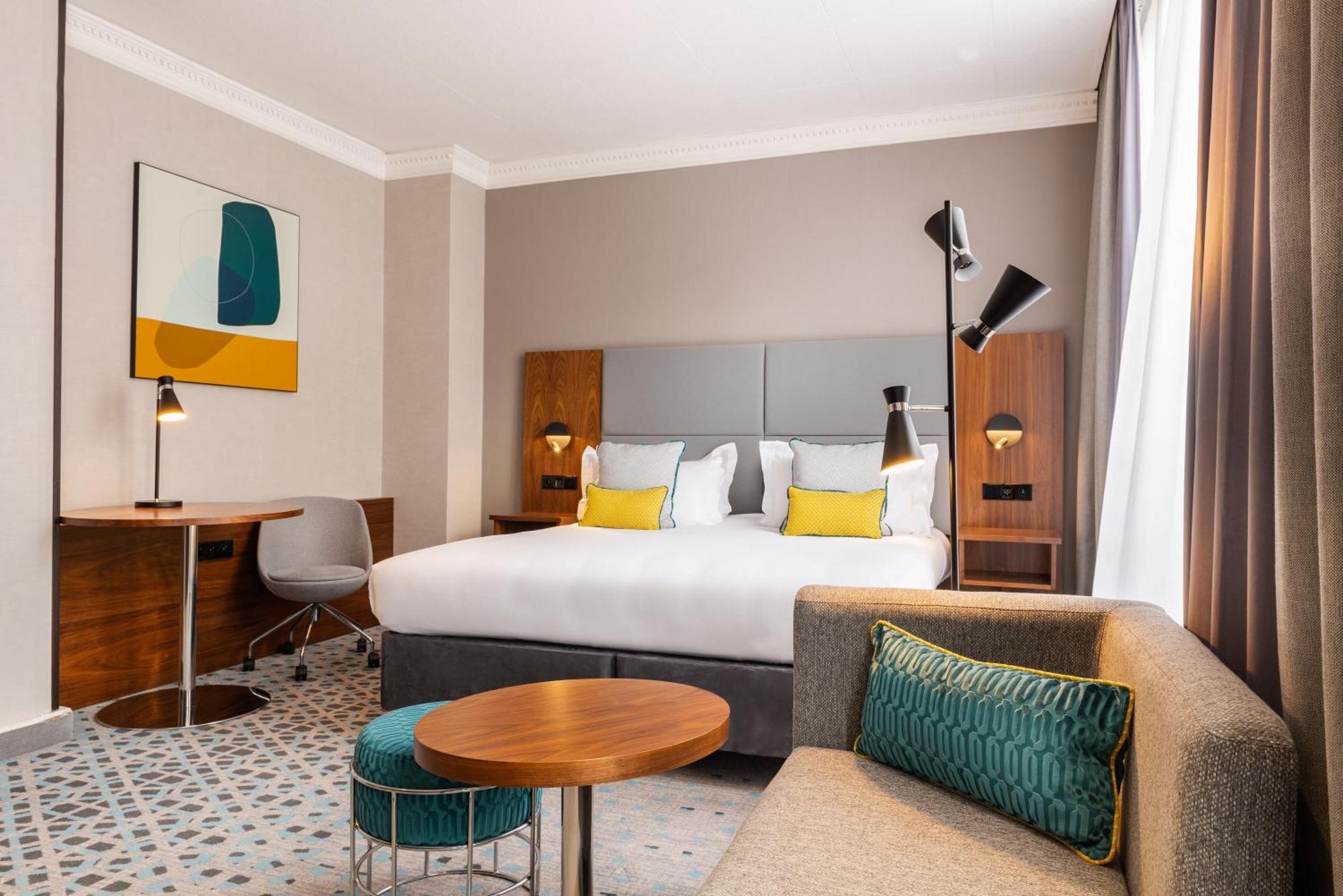 Premium King Room with Courtyard View,1653530903:JPEG