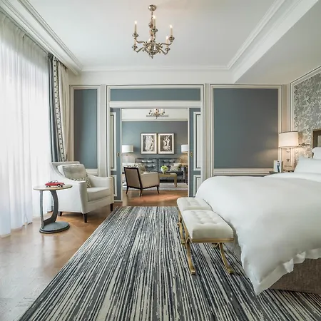 Hotel De Crillon-3